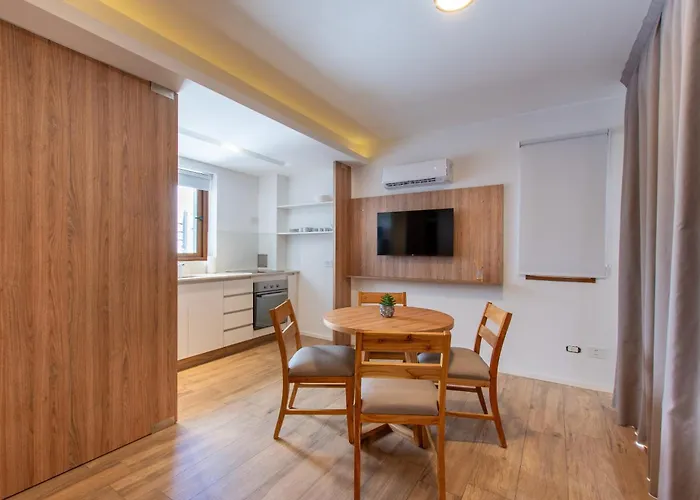 Alojate 38- Departamento, Luminoso, Excelente Ubicacion!